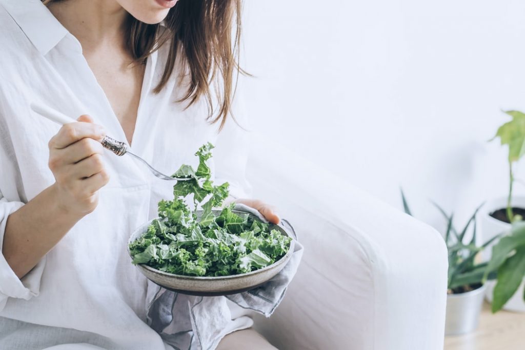 4 Health Benefits of Kale You Need To Know About by gymnasium post (GP) (gymnasiumpost.com)